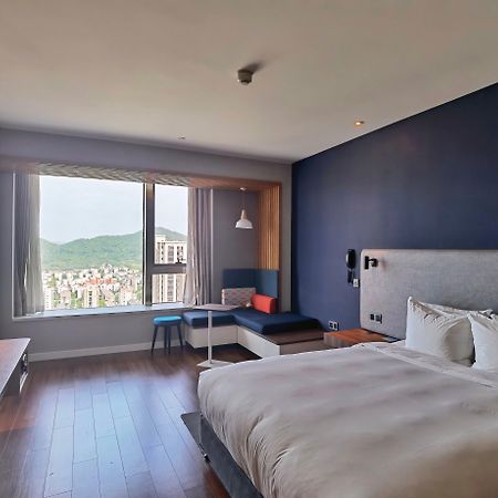 Holiday Inn Express Zhoushan Dinghai By Ihg Exterior photo